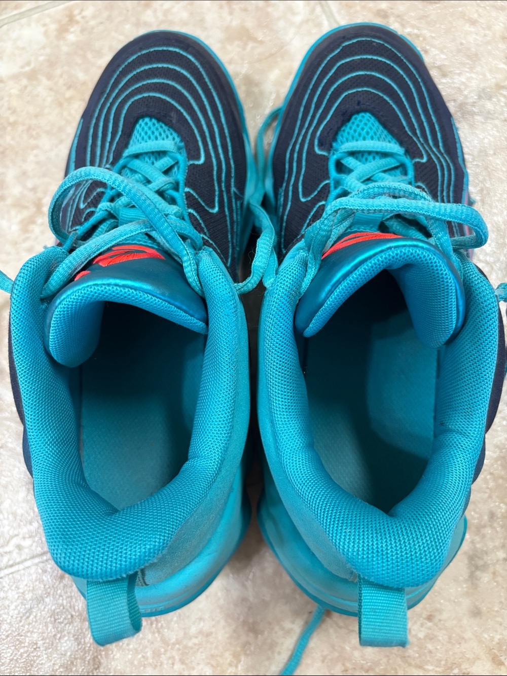 Nike basketball kids shoes size 5Y - Picture 3 of 10